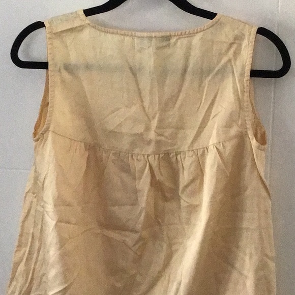 EUC A cut tank top blouse in soft cotton sateen with pleat and button placket - Picture 5 of 5